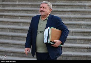 تراژدی یا کمدی؟ عملیات روانی رئیس شورای اطلاع‌رسانی دولت علیه دولت؟!