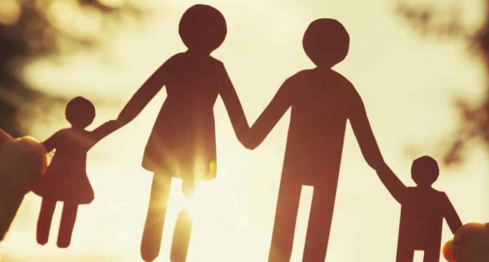 خانواده در سکوت مدرن خانواده در سکوت مدرن