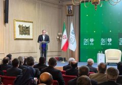 عراقچی: کسی حق ندارد به ایران بگوید چه داشته باشد و چه نداشته باشد